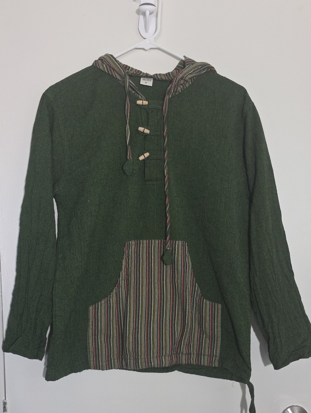 Green Hoodie Sweater with Striped Pocket and Hood